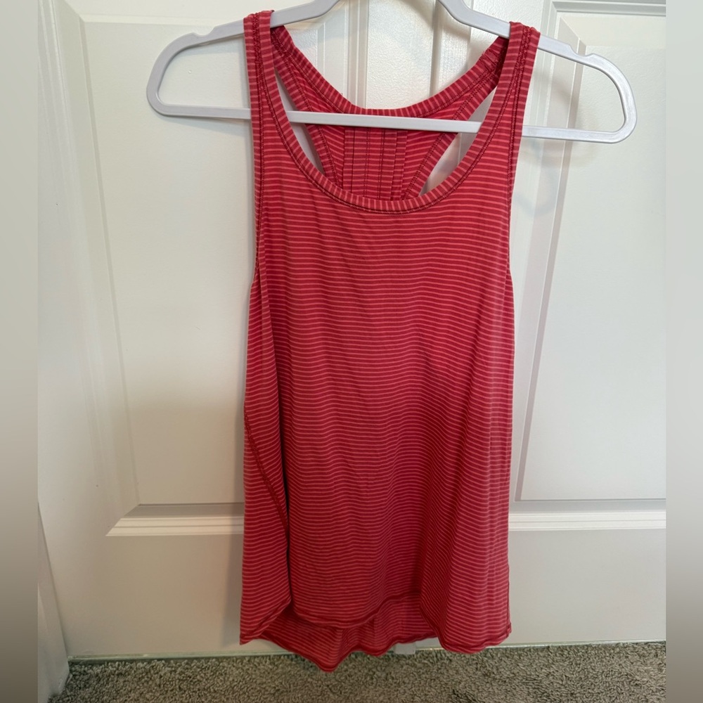 lululemon athletica size 6 Striped Tank Top cute pleated back
